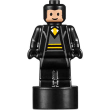 Minifig 90398pb032 - Hufflepuff Student Statuette / Trophy #3, Light Nougat Face