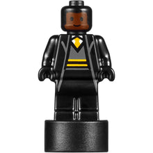 Minifig 90398pb031 - Hufflepuff Student Statuette / Trophy #2, Reddish Brown Face