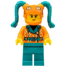 Minifig cty1456 - Stuntz Driver - Female, Orange Coat with Scales, Dark Turquoise Legs, Orange Helmet with Tassels, Snake Visor