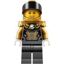 Minifig cty1755 - Astronaut - Male, Pearl Dark Gray and Pearl Gold Spacesuit, Pearl Gold Helmet