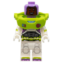 Minifig dis069 - Izzy Hawthorne - Star Command Suit