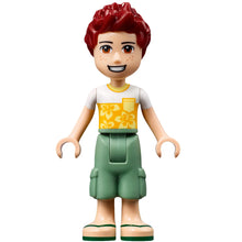 Minifig frnd507 - Friends Daniel - White Flower T-Shirt, Sand Green Trousers Cropped