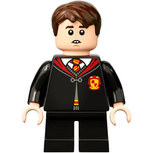 Minifig hp299 - Neville Longbottom - Gryffindor Robe Clasped, Black Short Legs