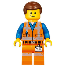 Minifig tlm142 - Emmet - Lopsided Smile / Angry, Worn Uniform